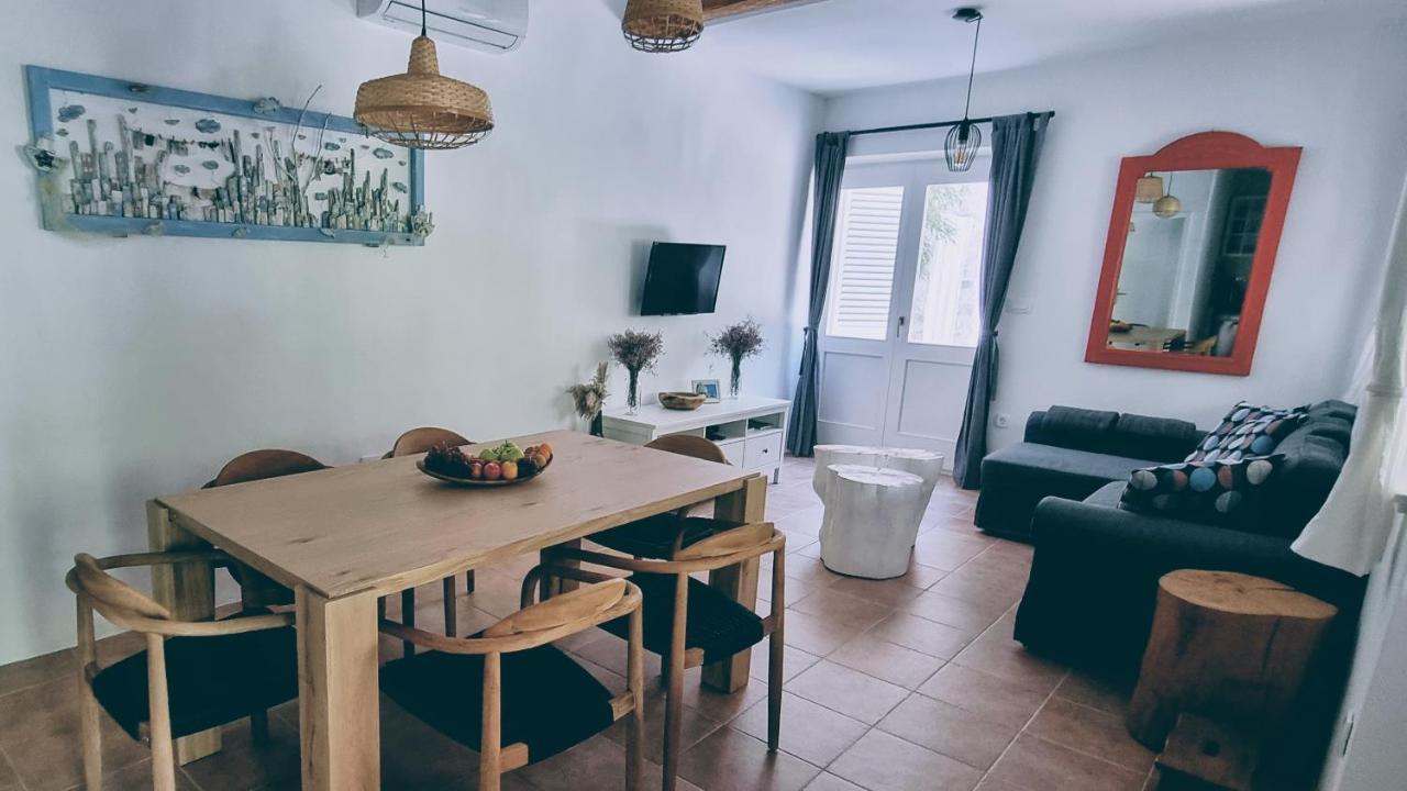 Rector'S Villa - Charming Retreat In Old Town With Jacuzzi In Private Courtyard Rab Town Zewnętrze zdjęcie