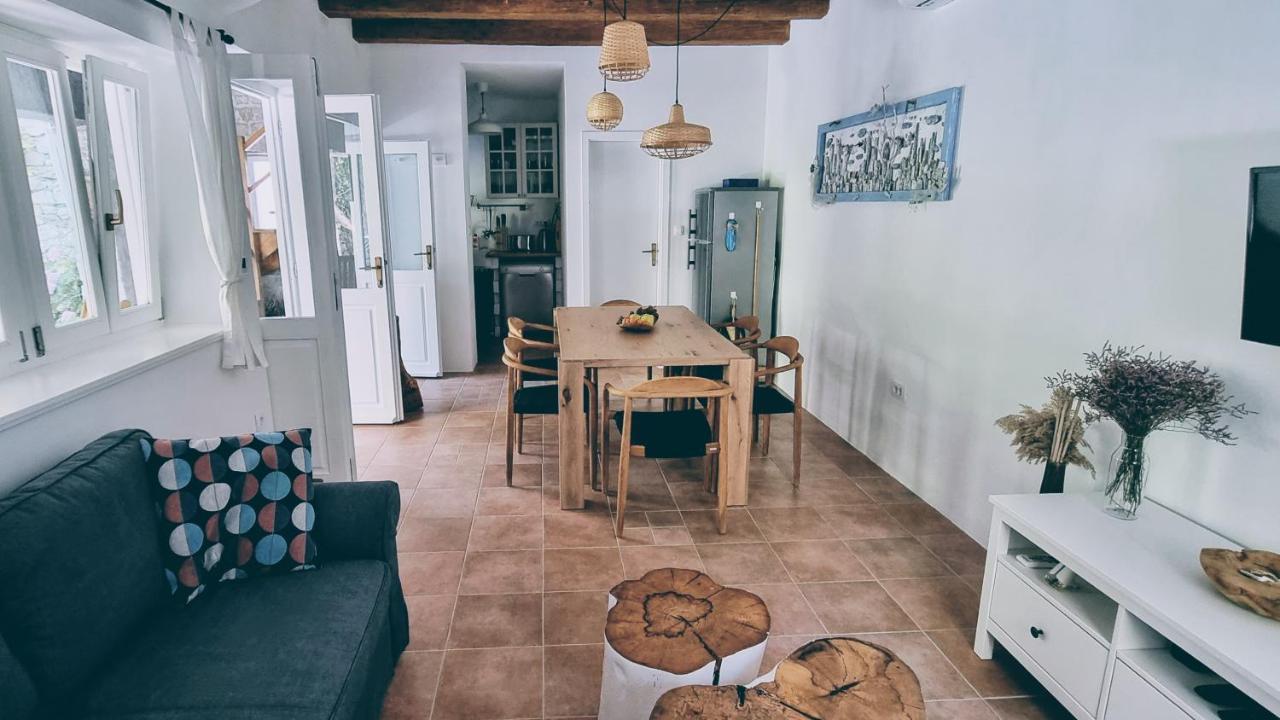 Rector'S Villa - Charming Retreat In Old Town With Jacuzzi In Private Courtyard Rab Town Zewnętrze zdjęcie
